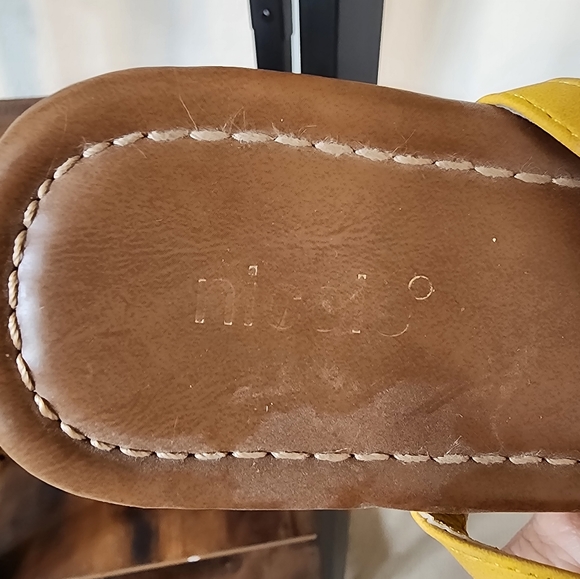 Sandal - Picture 3 of 7